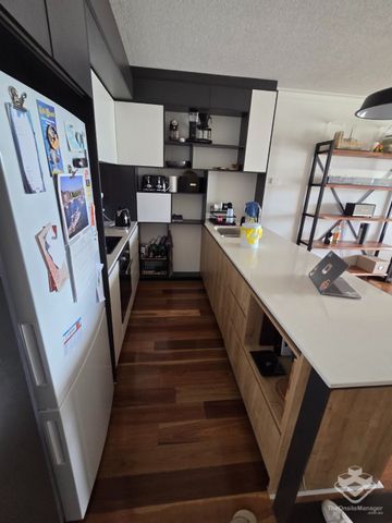 Modern Unfurnished 2-Bedroom Apartment with Resort-Style Facilities - Photo 5