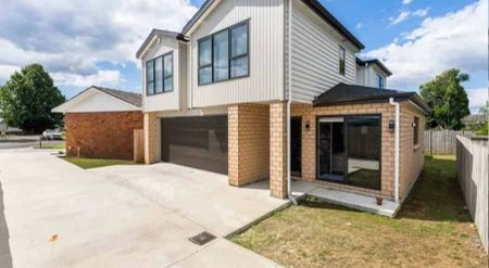 Great Location - Photo 3