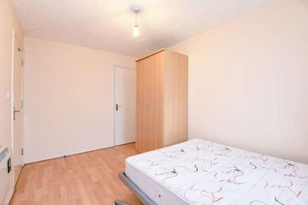 Slough, Berkshire, SL1 - Photo 5