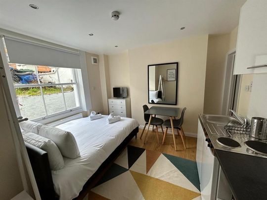 1 bedroom flat to rent - Photo 1