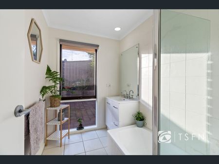 2/13 Proud Terrace, Flora Hill - Photo 5