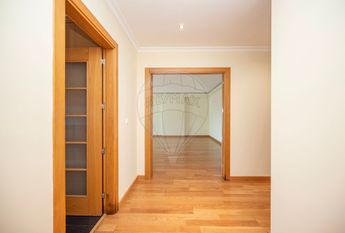 Apartamento T4 em Lisboa