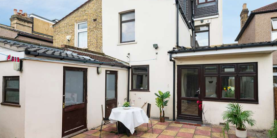 Houseshare in Ilford - Large bright rooms Room 4 - Photo 3