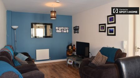 Room in 2-bedroom apartment for rent in Northside, Dublin - Photo 3