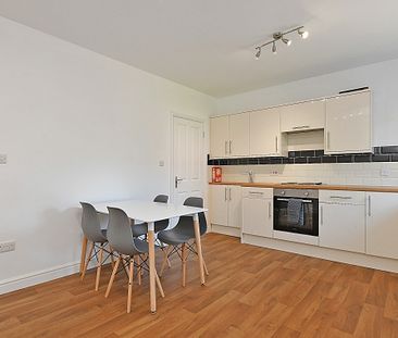 Fantastic 3 Bedroom Student Property - Photo 6