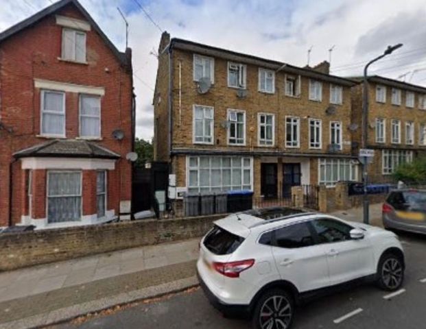 Studio Flat, Cecil Road, NW10 - Photo 1