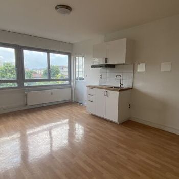 Appartement 2 pièces 33m2 REIMS 589 euros - Photo 3
