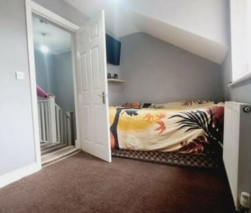 6-10 Whippendell Road - Photo 2