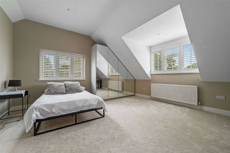A contemporary four-bedroom family home in a countryside setting close to Chigwell - Photo 2