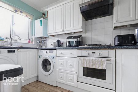 2 bedroom end of terrace house to rent - Photo 3