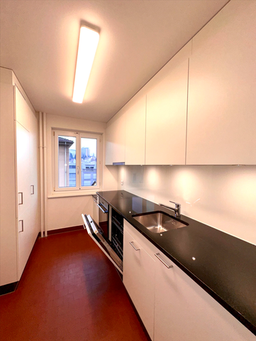 Rent a 4 rooms apartment in Luzern - Photo 2