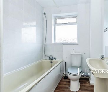 2 bedroom terraced house to rent - Photo 6