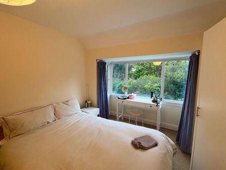 4 bedroom semi-detached house to rent - Photo 5