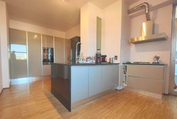 Signorile appartamento di 176 mq. ristrutturato, con vista panoramica