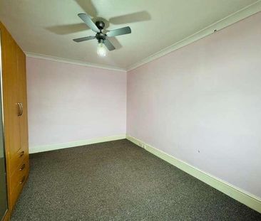 Westrow Drive, Barking, IG11 - Photo 5