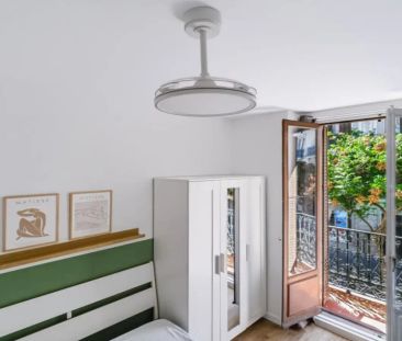 Room in a shared 10-bedroom apartment for rent in Sol. - Photo 1