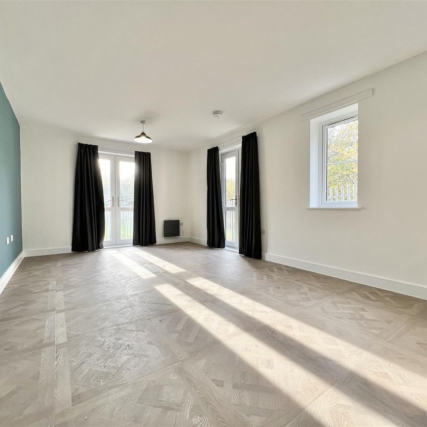 Sienna Villas, Hyde - Photo 1