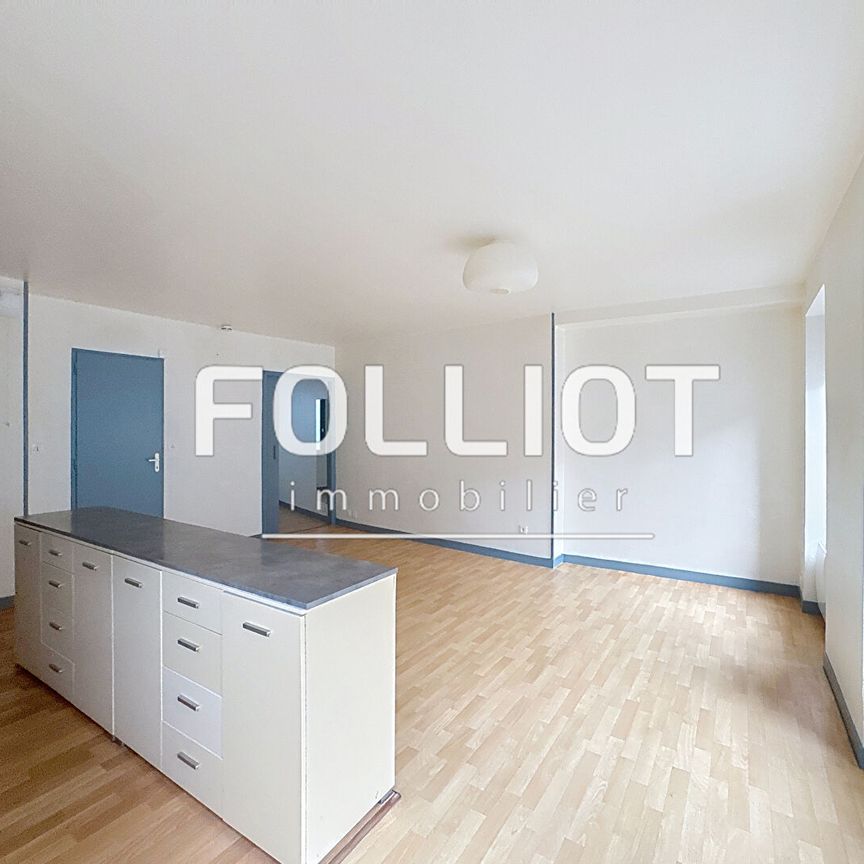 A LOUER Appartement Granville 2 pièce(s) 48.10 m2 - Photo 1