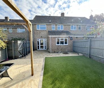 3 bedroom semi-detached house to rent - Photo 5