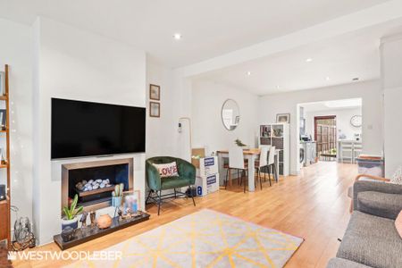 2 bedroom terraced house to rent - Photo 2