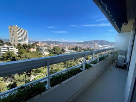 Location Appartement 2 pièces 71m² MARSEILLE 8ème - Photo 3