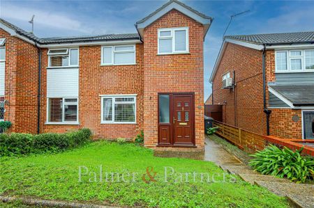 3 bedroom semi-detached house to rent - Photo 5