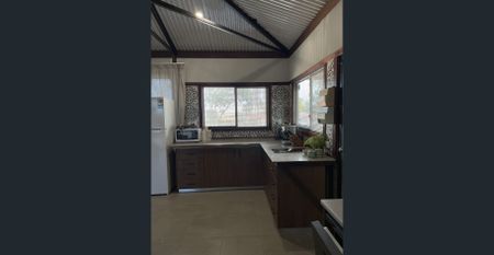 Bright, Modern Studio in a Great Location - Photo 4