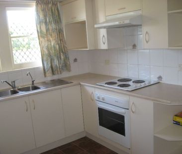 Spacious Single Story Unit with Polished Floors - Photo 1