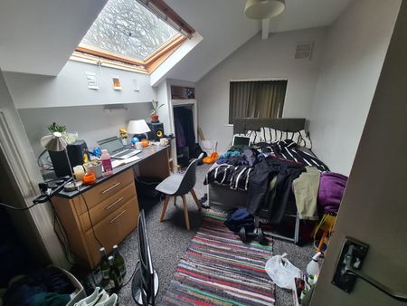 5 Bed - 20 Grove Gardens, Headingley, Leeds - LS6 4EG - Student - Photo 3