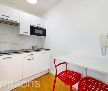 Studio to rent - Photo 6