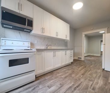 For Lease - 1450 Dundas Street Unit# Main, Toronto, Ontario - Photo 6