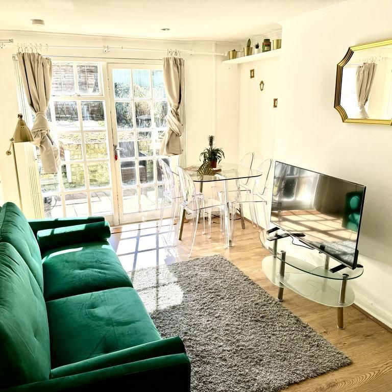 2 bedroom flat to rent - Photo 1