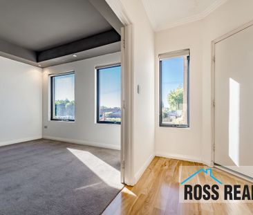 Modern Family Living - Photo 5