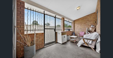 Character Home - Photo 2