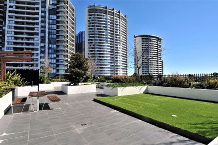 ** Deposit Taken, $1100/Wk ** - Photo 3