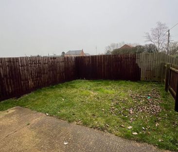 3 bedroom semi-detached house to rent - Photo 6