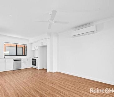 Stylish Townhouse - Photo 1