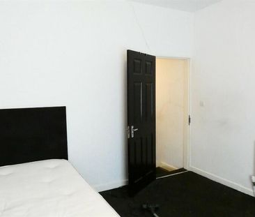 Room in a Shared House, Romney Street, M6 - Photo 4