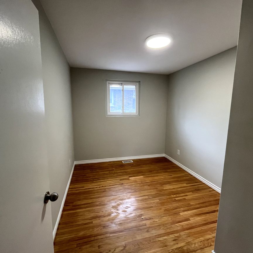 For Lease - 784 Olive Avenue Unit# Main Floor, Oshawa, Ontario - Photo 1