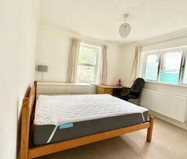 3 bedroom ground floor flat to rent - Photo 3