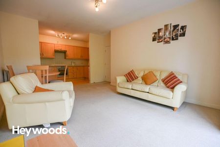 2 bedroom flat to rent - Photo 2