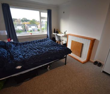 4 bedroom semi-detached bungalow to rent - Photo 4