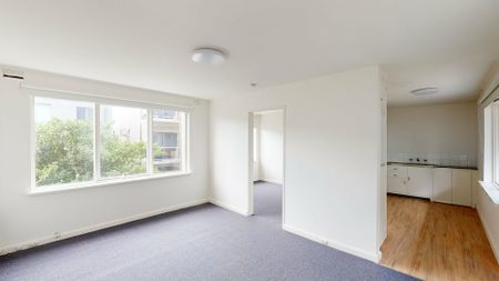 RENOVATED & AFFORDABLE ONE BEDROOM APARTMENT - Photo 2