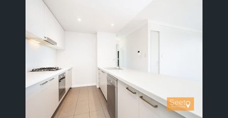 Private and Large 2 Bed Plus Study Modern Apartment - Photo 3