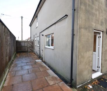 To Rent Wycliffe Road, Winton, Bournemouth, BH9 £2,900 pcm Tenancy ... - Photo 2