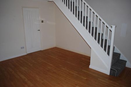 2 bed terraced house to rent in NE31 - Photo 5