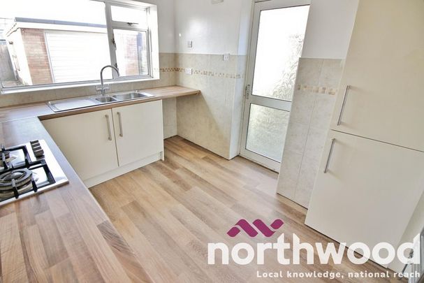 3 bedroom semi-detached house to rent - Photo 1