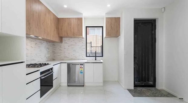 Brand New 4-Bedroom Standalone Home in Mangere - Photo 1