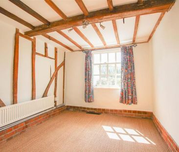 4 bedroom semi-detached house to rent - Photo 4