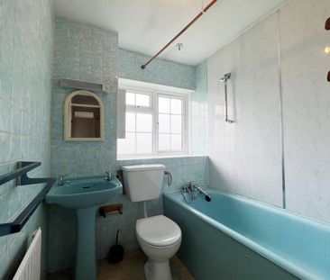 2 bedroom end of terrace house to rent - Photo 3